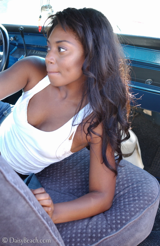 Kickin Back » Daisy Beach Free Nude Pictures