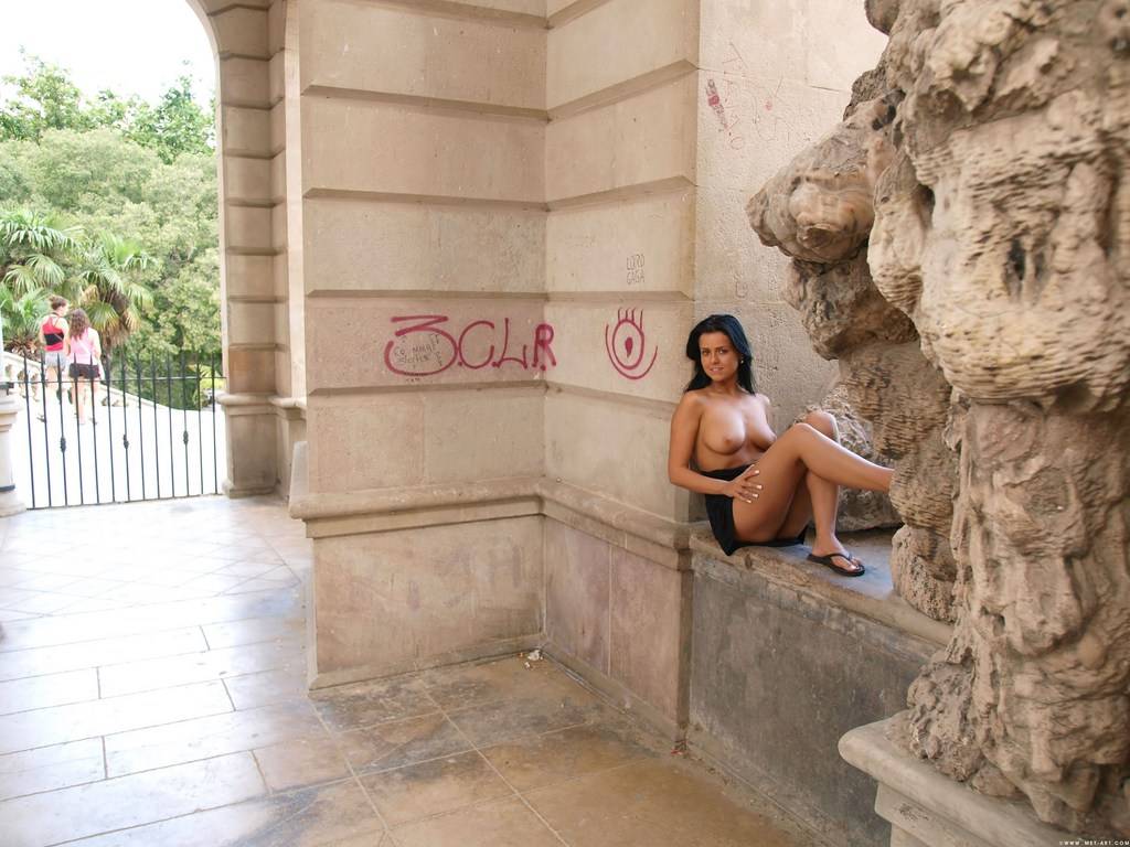 In Public » Met Art Free Nude Pictures
