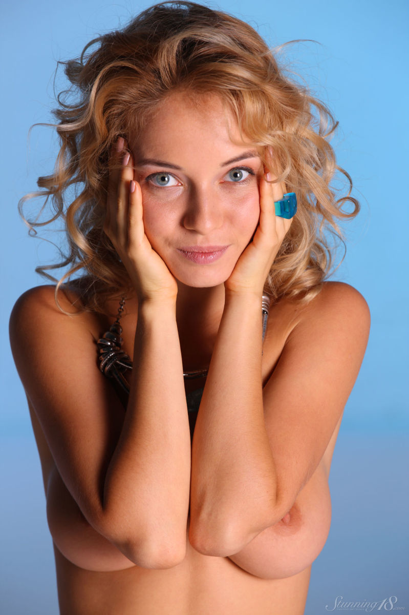 Goddess / Stunning 18 Free Mobile Bravo Erotica