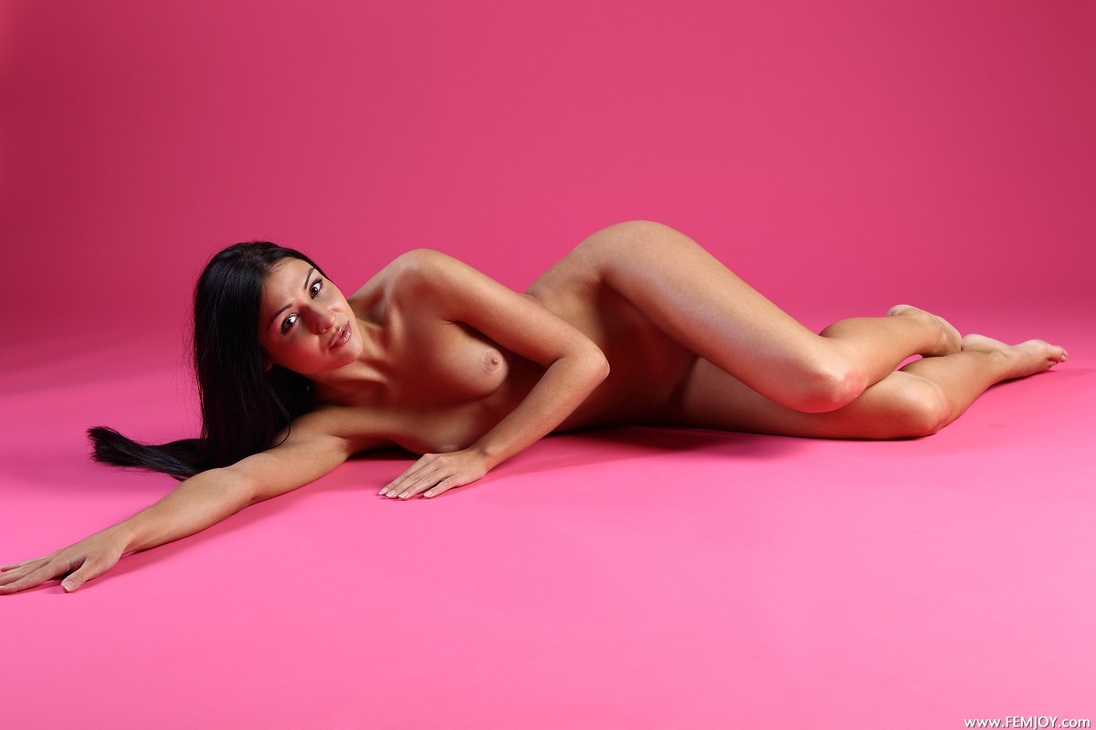 Arlene Femjoy's Nude Erotic Pictures at FEMJOY. 